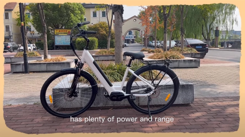 Vélo de ville électrique à moteur moyen avec entraînement par courroie