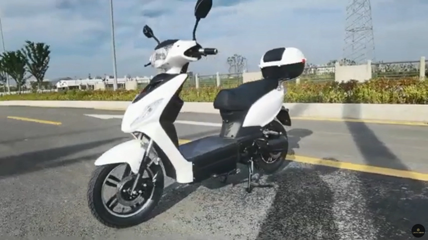 Scooter électrique à pédale blanche de Chine