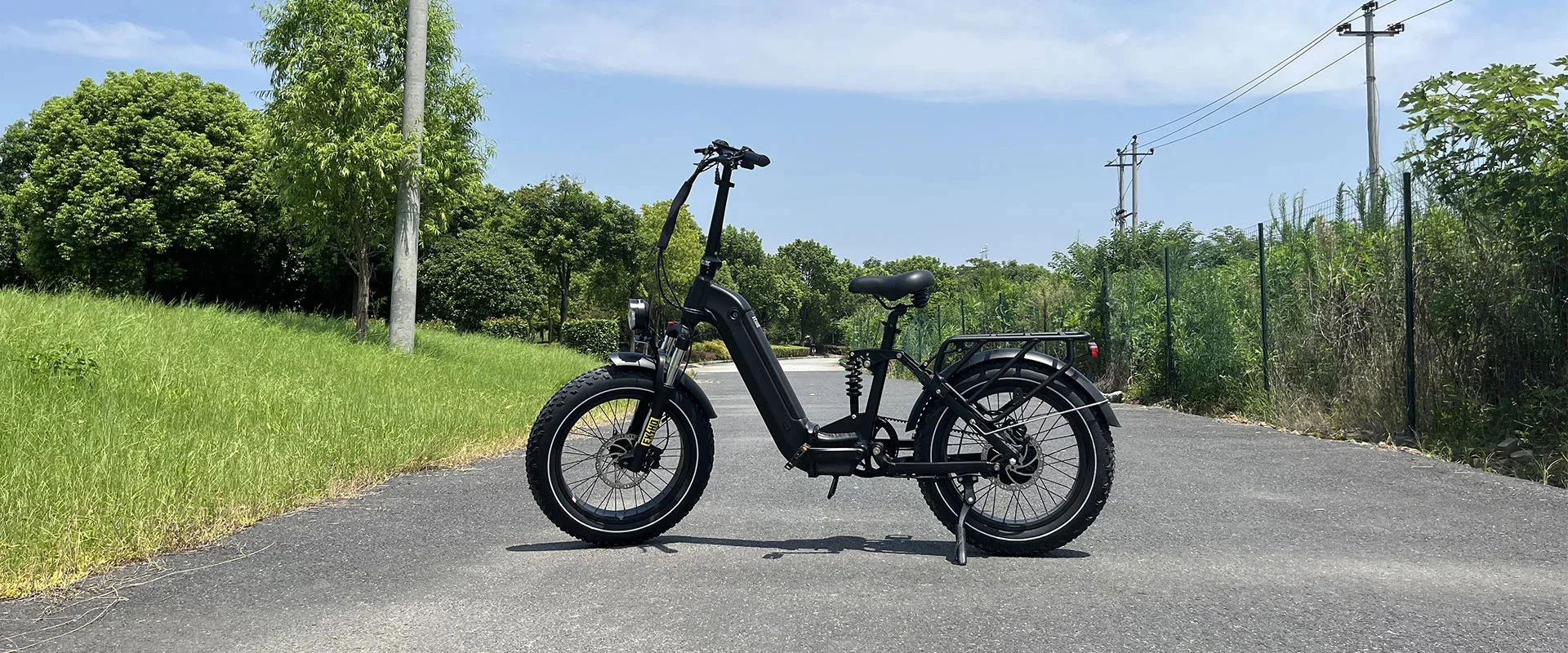 Vélo électrique d'entraînement par courroie