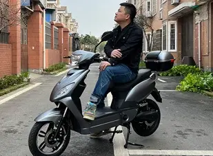 Scooter électrique avec pédales pour adultes: un nouveau choix pour les voyages verts